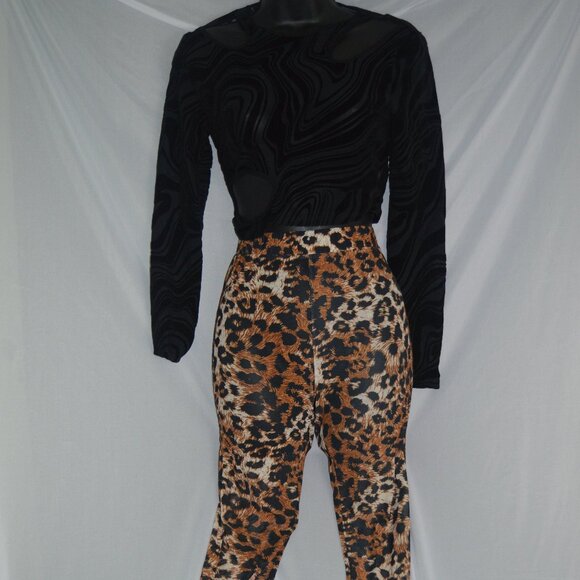 Leopard leggings and long black sleeve shirt women bundle extra small - Picture 1 of 4